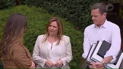 Amy Williams, Terese Willis, Paul Robinson in Neighbours Episode 