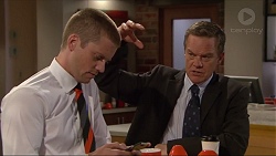 Daniel Robinson, Paul Robinson in Neighbours Episode 