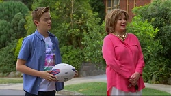 Charlie Hoyland, Lyn Scully in Neighbours Episode 
