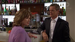Lyn Scully, Paul Robinson in Neighbours Episode 