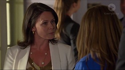 Julie Quill, Terese Willis in Neighbours Episode 