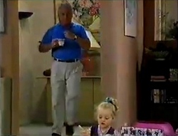 Lou Carpenter, Louise Carpenter (Lolly) in Neighbours Episode 