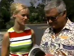 Lisa Elliot, Lou Carpenter in Neighbours Episode 2857