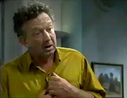 Larry Roscoe in Neighbours Episode 