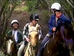 Lance Wilkinson, Anne Wilkinson, Billy Kennedy in Neighbours Episode 2889