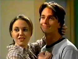 Libby Kennedy, Darren Stark in Neighbours Episode 2975