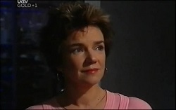 Lyn Scully in Neighbours Episode 