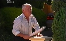 Lou Carpenter in Neighbours Episode 4725