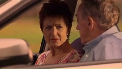 Susan Kennedy, Doug Willis in Neighbours Episode 