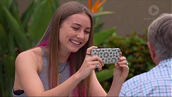 Piper Willis, Doug Willis in Neighbours Episode 