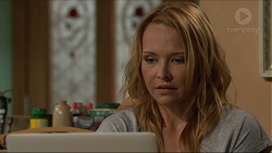 Steph Scully in Neighbours Episode 