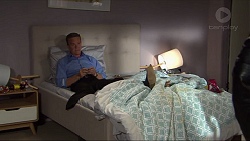 Paul Robinson in Neighbours Episode 7316