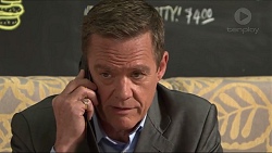 Paul Robinson in Neighbours Episode 