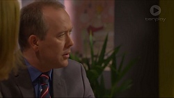 Michael Arnold in Neighbours Episode 