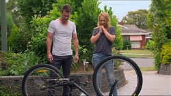 Mark Brennan, Steph Scully in Neighbours Episode 