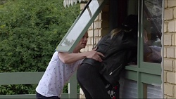 Daniel Robinson, Madison Robinson in Neighbours Episode 
