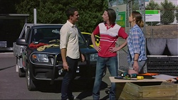 Jack Callahan, Gary "Gazza" Saunders, Amy Williams in Neighbours Episode 