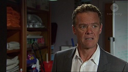 Paul Robinson in Neighbours Episode 