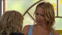 Madison Robinson, Steph Scully in Neighbours Episode 