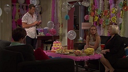 Angus Beaumont-Hannay, Aaron Brennan, Xanthe Canning, Sheila Canning in Neighbours Episode 7368