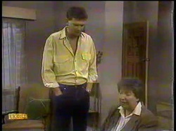 Des Clarke, Edith Chubb in Neighbours Episode 0866