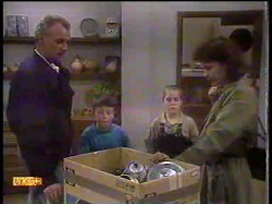 Jim Robinson, Toby Mangel, Katie Landers, Beverly Robinson in Neighbours Episode 0866