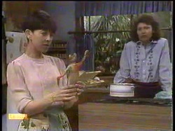 Hilary Robinson, Beverly Robinson in Neighbours Episode 