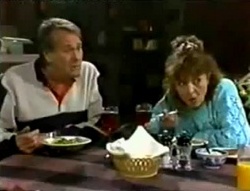 Doug Willis, Pam Willis in Neighbours Episode 1574