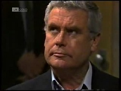 Lou Carpenter in Neighbours Episode 