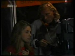 Lucy Robinson, Brad Willis in Neighbours Episode 