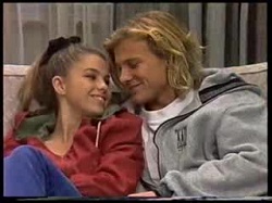 Lucy Robinson, Brad Willis in Neighbours Episode 