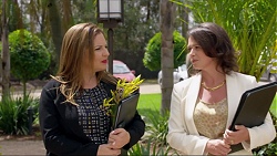 Terese Willis, Julie Quill in Neighbours Episode 