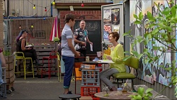 Angus Beaumont-Hannay, Karl Kennedy, Susan Kennedy in Neighbours Episode 