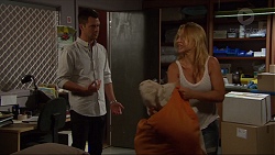 Mark Brennan, Steph Scully in Neighbours Episode 