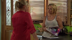 Lauren Turner, Steph Scully in Neighbours Episode 