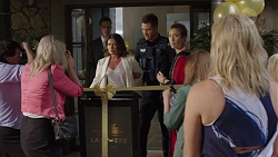 Julie Quill, Mark Brennan, Sonya Rebecchi, Lauren Turner in Neighbours Episode 7393