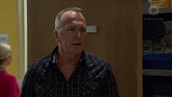 Walter Mitchell in Neighbours Episode 