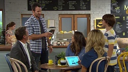 Paul Robinson, Justyn Gutmann, Amy Williams, Madison Robinson, Jimmy Williams in Neighbours Episode 