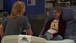Steph Scully, Zoe Mitchell in Neighbours Episode 