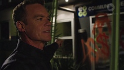 Paul Robinson in Neighbours Episode 7400