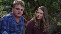 Gary Canning, Amy Williams in Neighbours Episode 7409