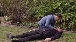 Jack Callahan, Father Vincent Guidotti in Neighbours Episode 7414