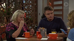 Sheila Canning, Gary Canning, Xanthe Canning in Neighbours Episode 