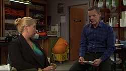 Lucy Robinson, Paul Robinson in Neighbours Episode 