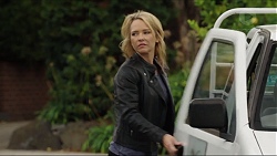 Steph Scully in Neighbours Episode 