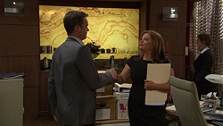 Paul Robinson, Terese Willis in Neighbours Episode 7422