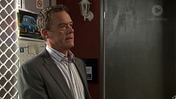 Paul Robinson in Neighbours Episode 