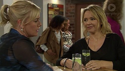 Lauren Turner, Steph Scully in Neighbours Episode 