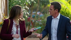 Sonya Rebecchi, Paul Robinson in Neighbours Episode 