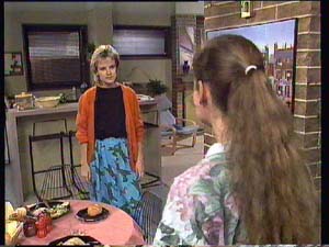 Daphne Clarke, Kelly Morgan in Neighbours Episode 0405